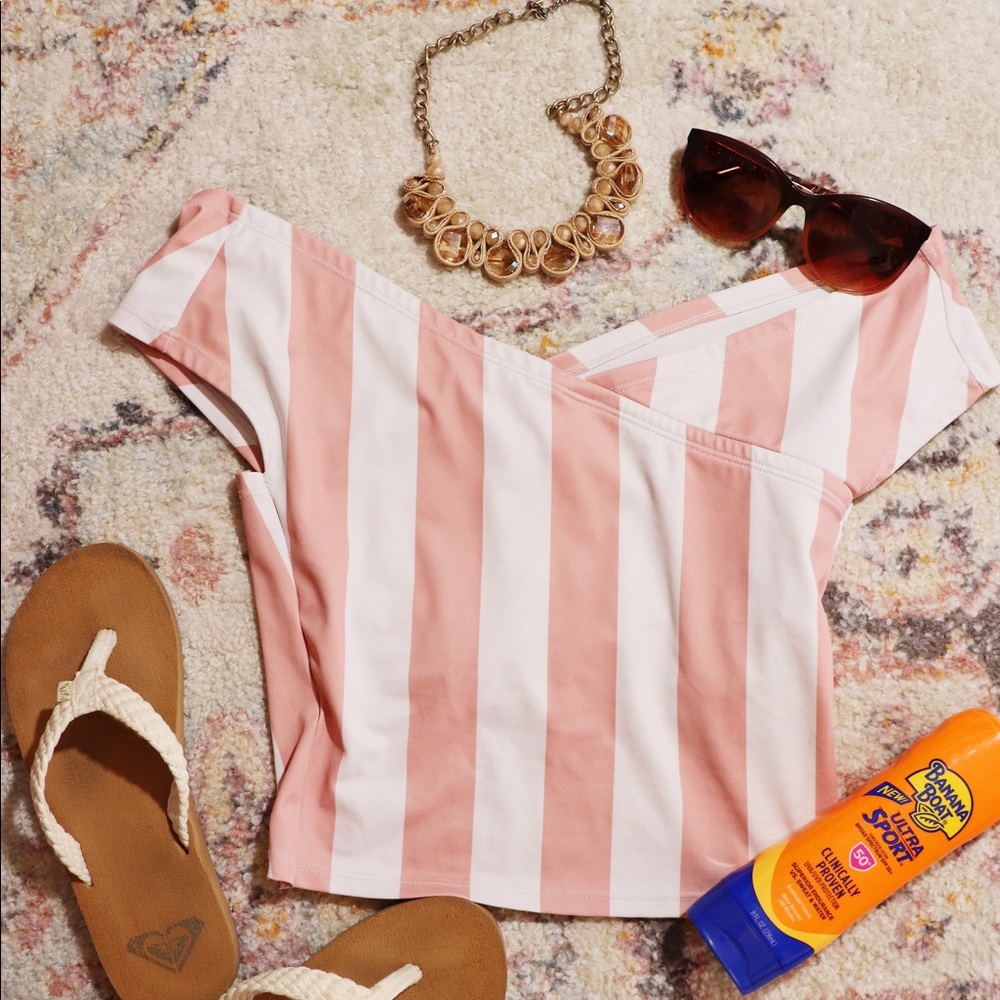 Kortni Jeane Strip Pink Top w/ Sleeves
